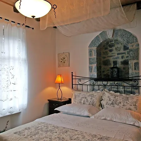 Avissinia Apartment Levidhion